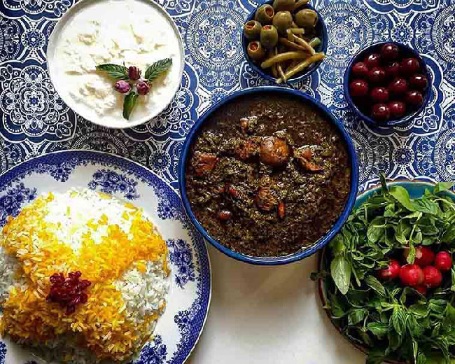 0 تا 100 طرز تهیه خورشت قورمه سبزی خوشمزه و مجلسی