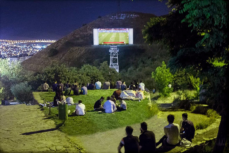 بزرگ ترین سینما روباز دنیا در پارک آبیدر