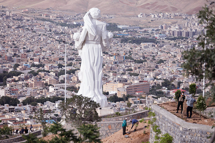 تندیس مقاومت پارک آبیدر