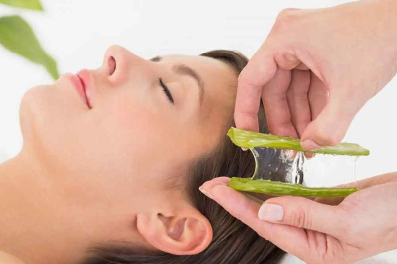آبرسانی پوست با آلوئه ورا، عسل، روغن نارگیل و خیار